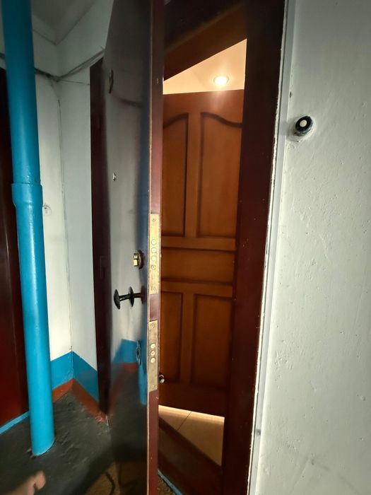 Продам дверь в хорошом состоянии