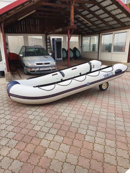 Barca yamaha cu pod aluminiu si chila