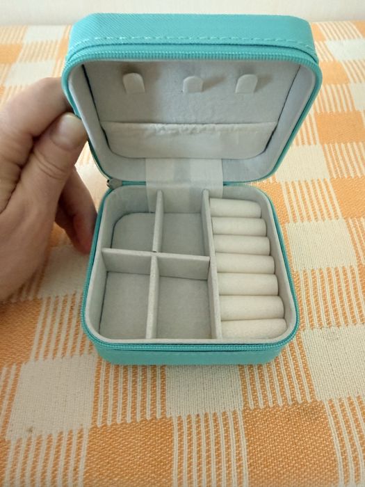 Продам шкатулку для украшений