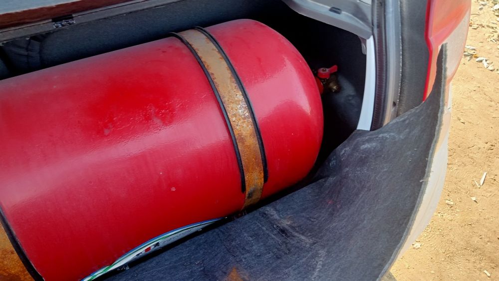 Спарк мошинаси сотилади