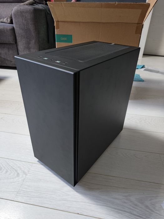 Геймърски Компютър Intel i7 10700K | Rtx 2070 super | 16GB ram | 500GB Ssd