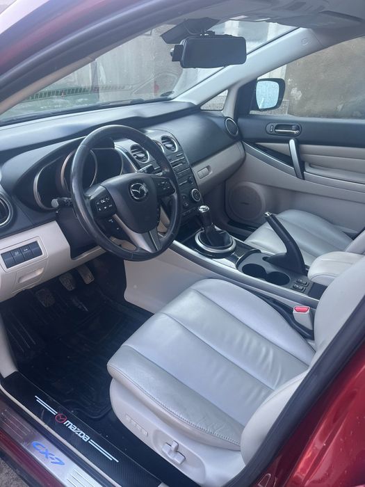 Vând Mazda cx7..