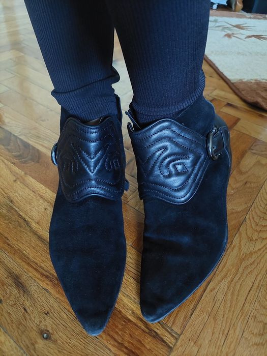 Дамски боти остри на Zara