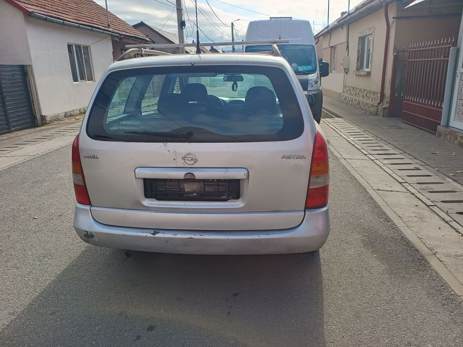 Dezmembrez Opel Astra G