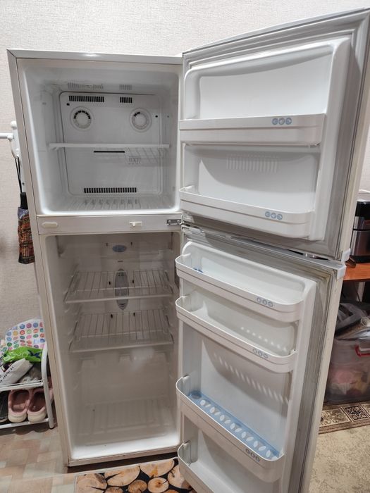 ХолодильникLg высота 160 см