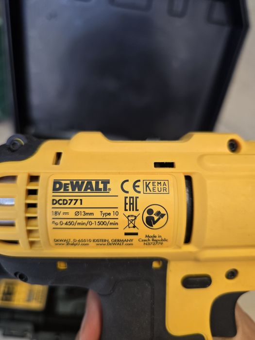 Винтоверт DeWalt с 2 батерии
