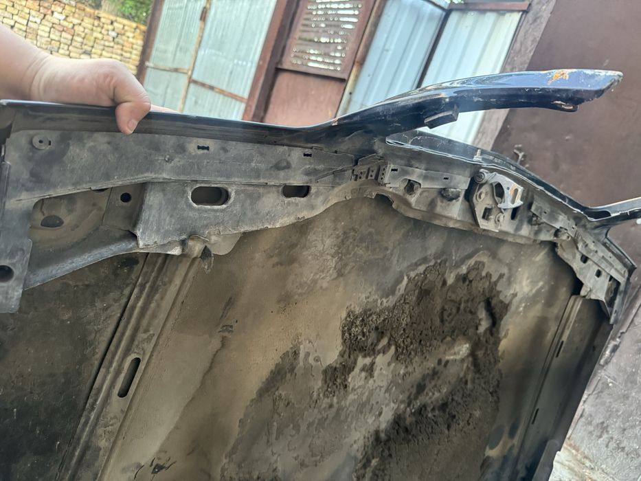 Капот ешка w124 рест