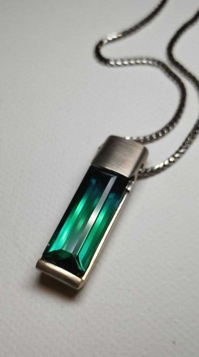 Изключително Колие с Афгански Индиколит Турмалин в 18К златен обков!