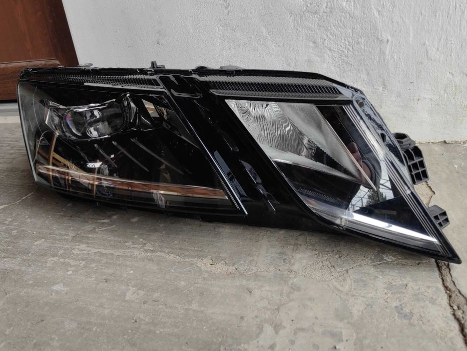 Фар Skoda Octavia 3 LED десен 2 броя / Фар Шкода Октавиа 3 17-20г. Оригинален