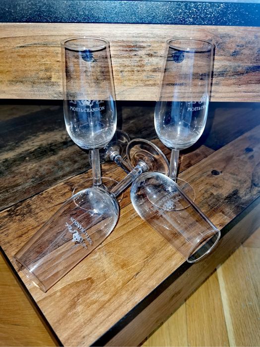 Кристални чаши шампанско брандирани тъй наречени флютс 4 бр. Flutes