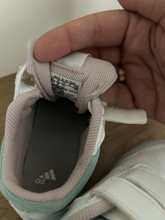 Маратонки Adidas 21 номер