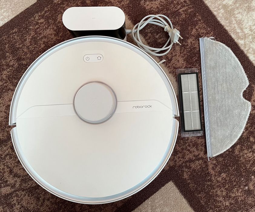 Продавам: Roborock S6 pure white , за сухо и мокро почистване