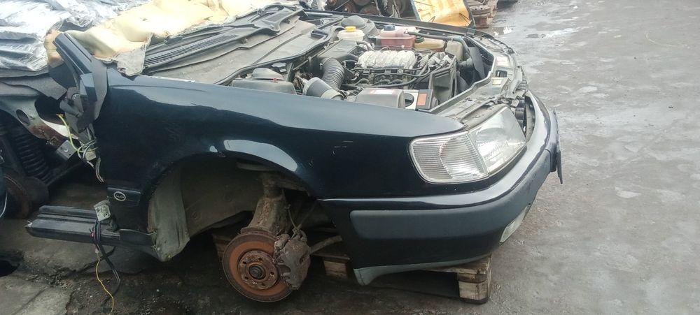 Ауди С4 Ауди мерседес 124 капоты.
