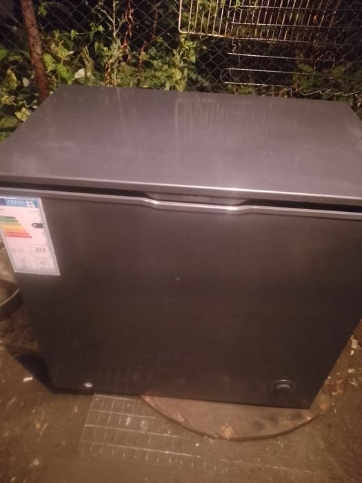 Продам морозильную камеру
