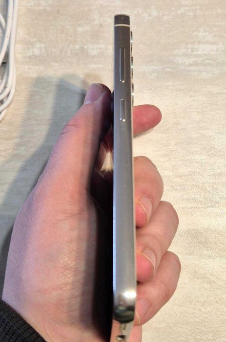 ОТЛИЧЕН! Телефон САМСУНГ / SAMSUNG S23 8GB RAM, цвят Cream!