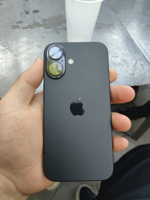 iPhone 16 (8/128)