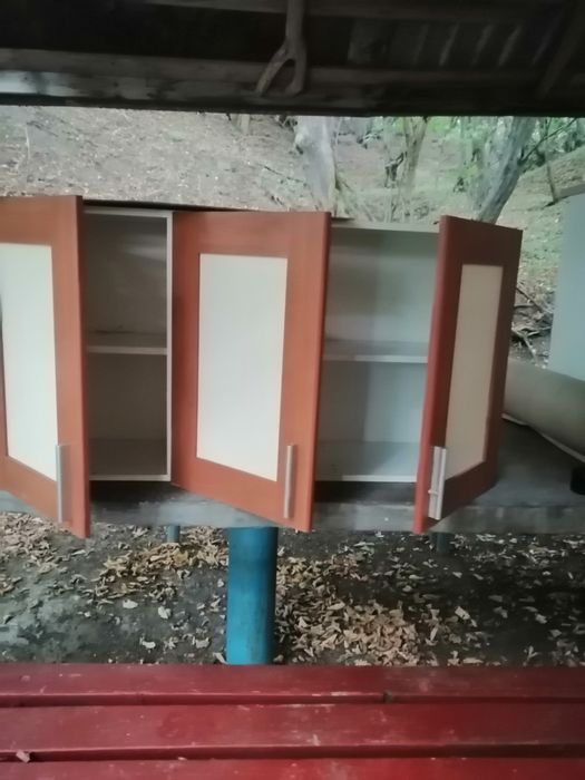 Vand corpuri mobila bucatarie