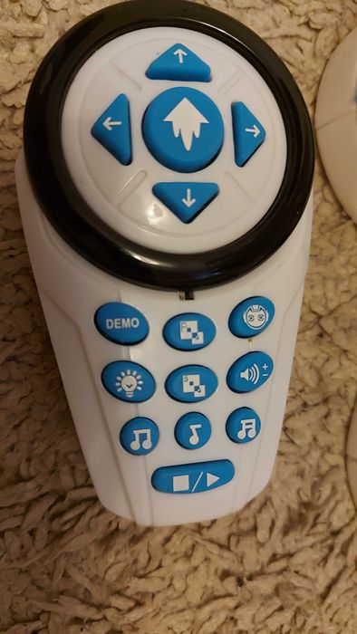 Robo Siri (robot care danseaza)