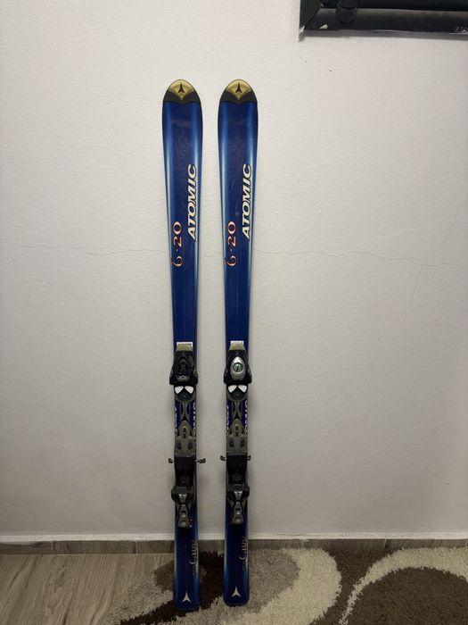 Schiuri Atomic 160 cm