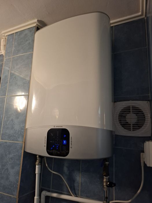 Inchiriez sau vind garsoniera in centru etaj 2,Craiova ,recent renovata ,prima inchirie