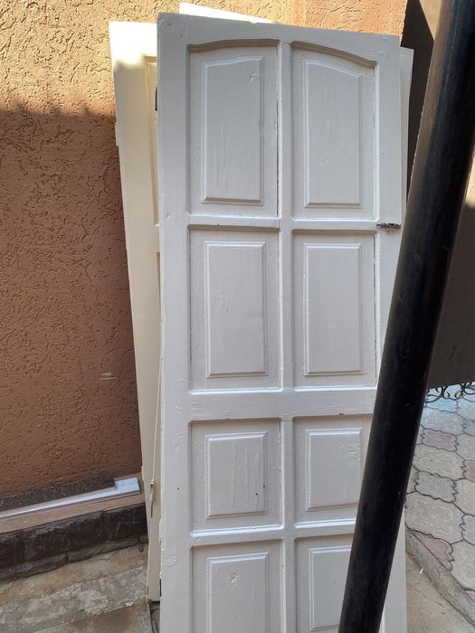 Двери и окна деревянные б/у