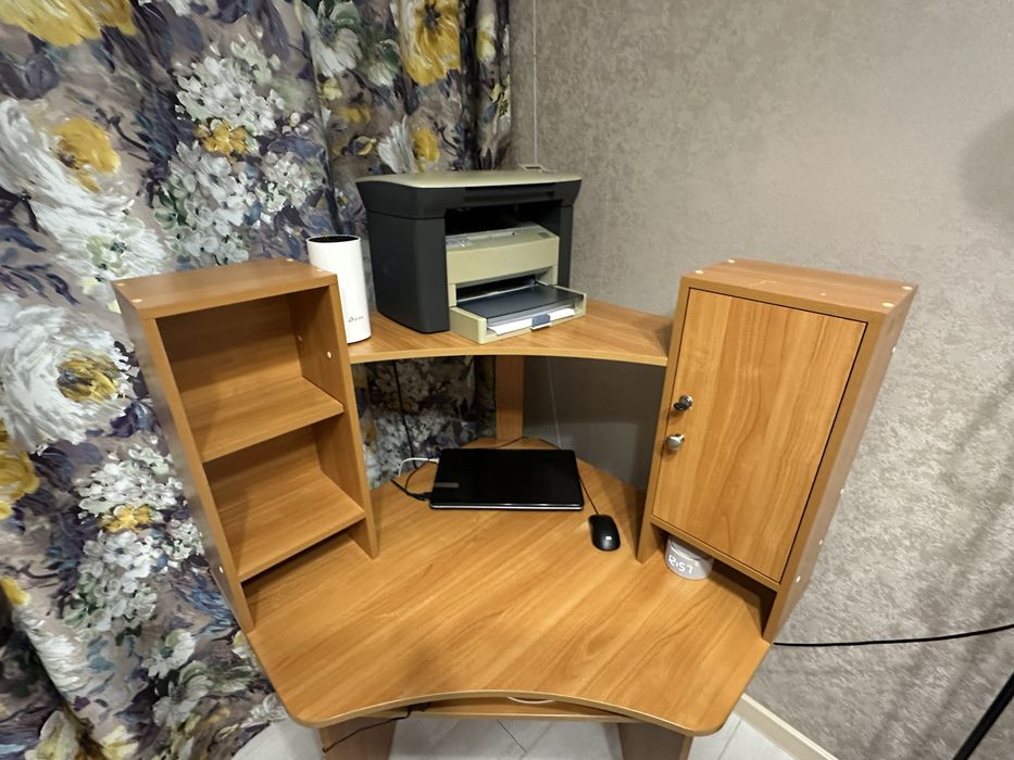 Стол компьютерный угловой  90*90