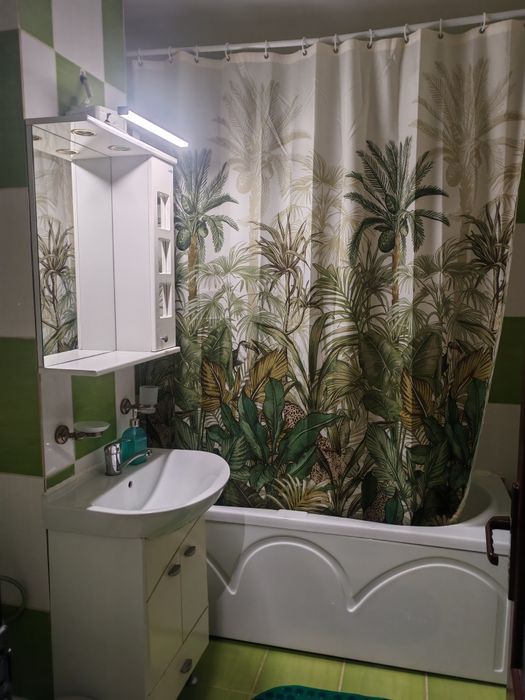 Închiriez apartament 2 camere, decomandat!