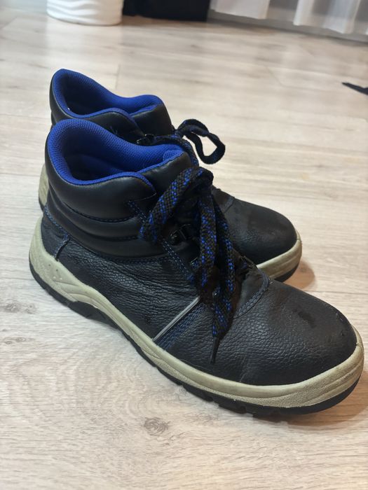 Продам ботинки демисезонные сэфти