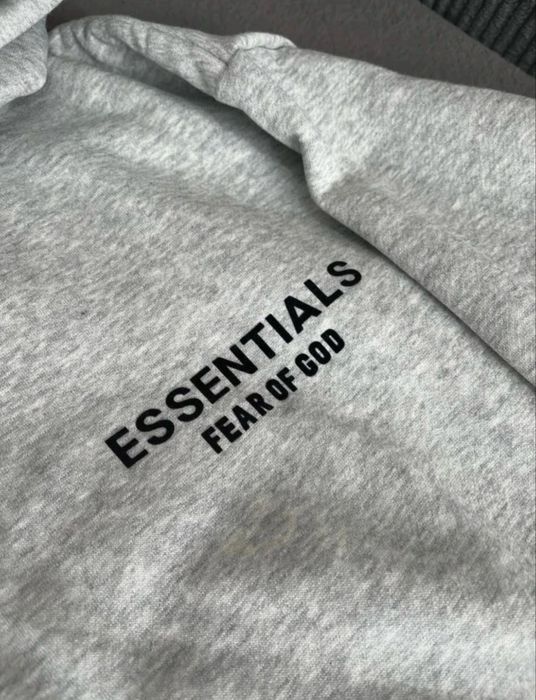 Essentials fear of God ( pot sa vand si la bucata doar hanoracul sau doar pantaloni )