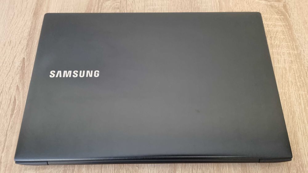 Лаптоп Samsung ATIV Book 8 NP-870Z5E-X01