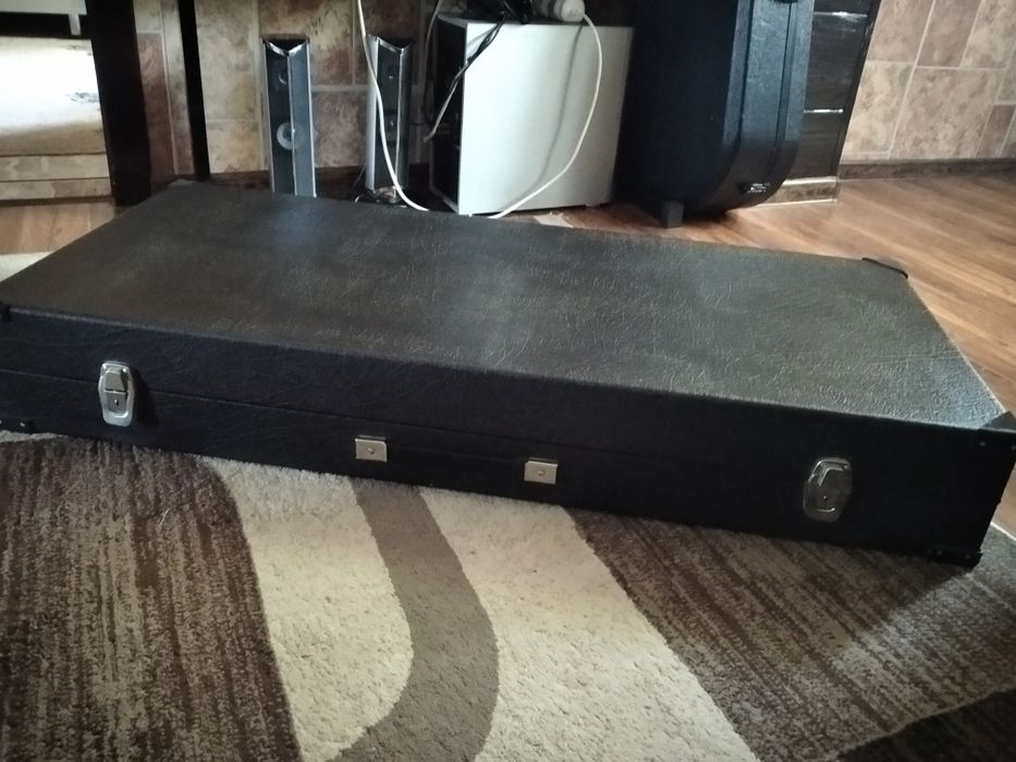 Продается немецкий синтезатор