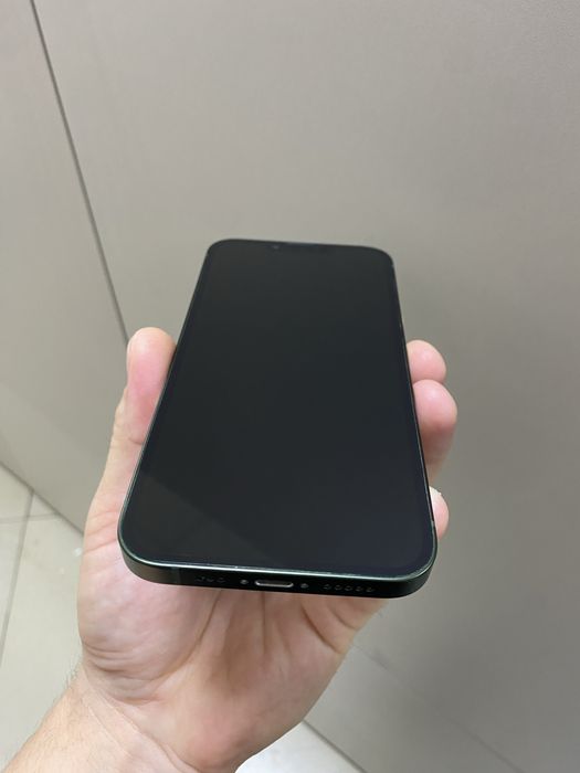 Продам iPhone 13 память 128gb