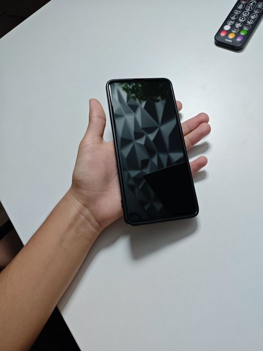 Samsung Galaxy A51 – Запазен / С калъф / Безпрепятствена работа (60€)