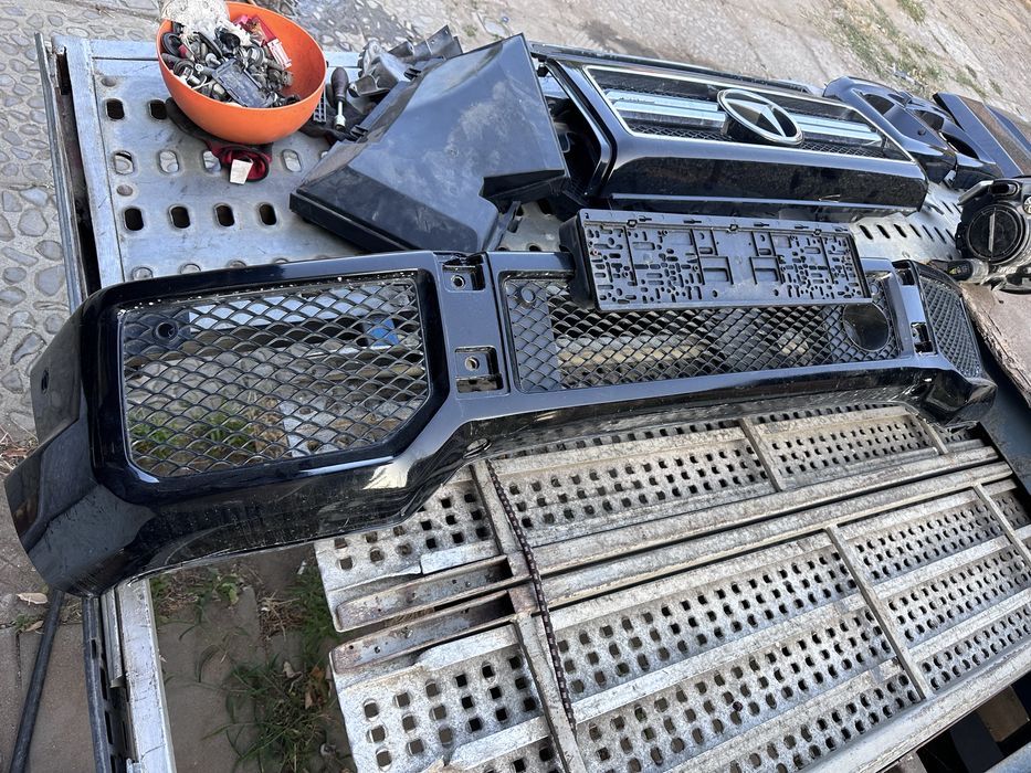Части за Mercedes G63 W463 , калници, капак, решетки, раздувки, фарове