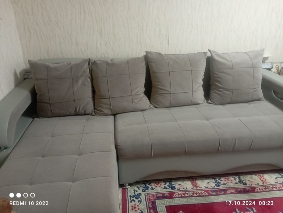 Продам угловой диван 2.55*1.65м