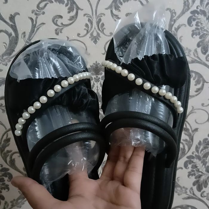 Yozgi yangi model  Xitoyda ishlab chiqarilgan shippaklar sotiladi