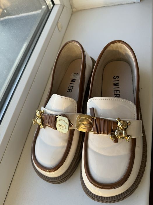 Продам подростковые туфли