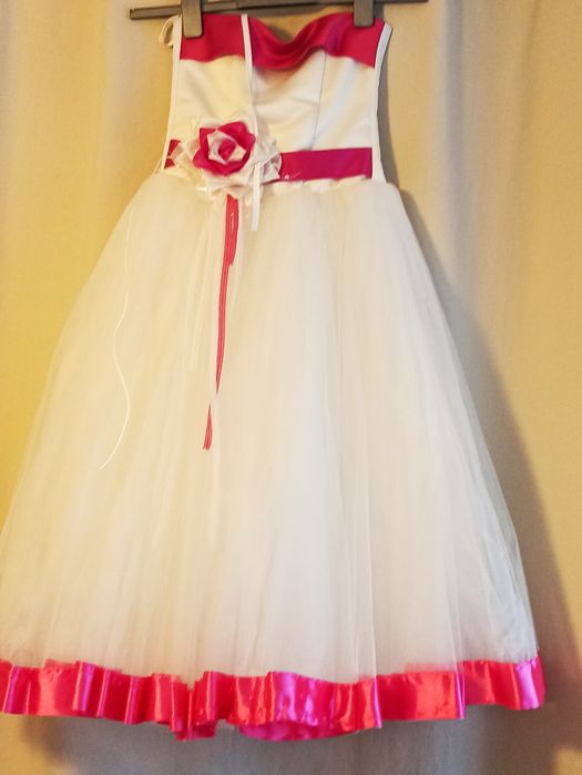 Vand rochie printese,  pentru ocazii deosebite 7-10 ani