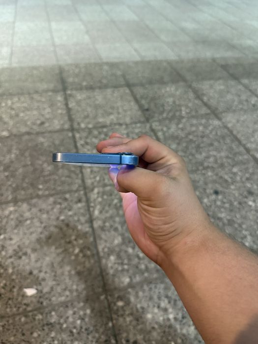 iPhone 13 128gb.