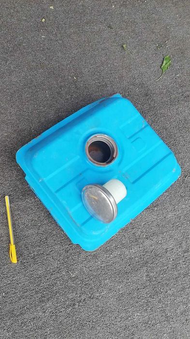 Бензобак малый б/уу