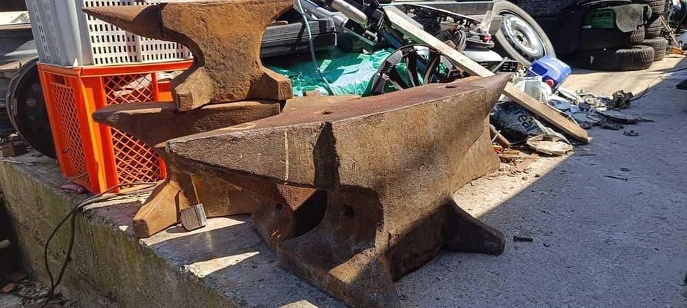 O veche și utilă nicovală de peste 200kg