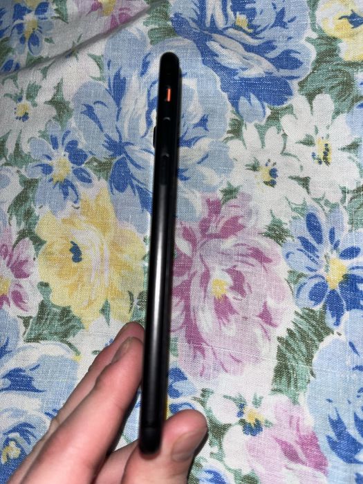 IPhone 7 продается