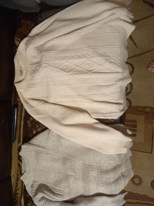 Свитера мужские продаются