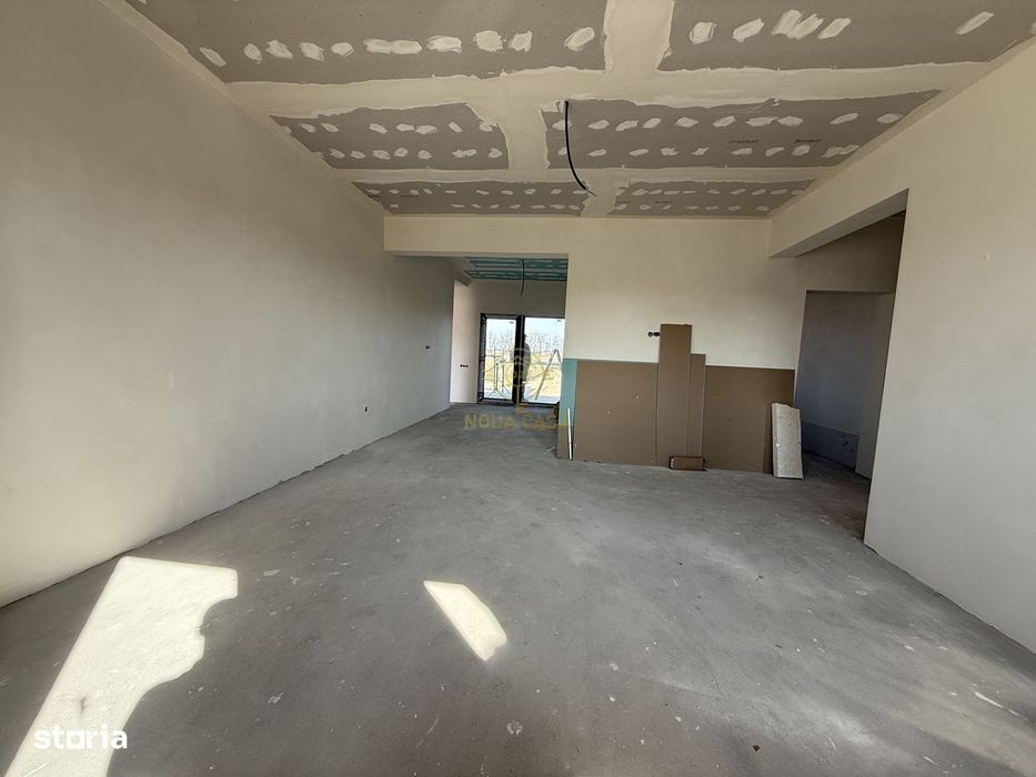 De Vanzare Casa 3 Dormitoare/Garaj/Terasa cu Teren Generos de  650MP