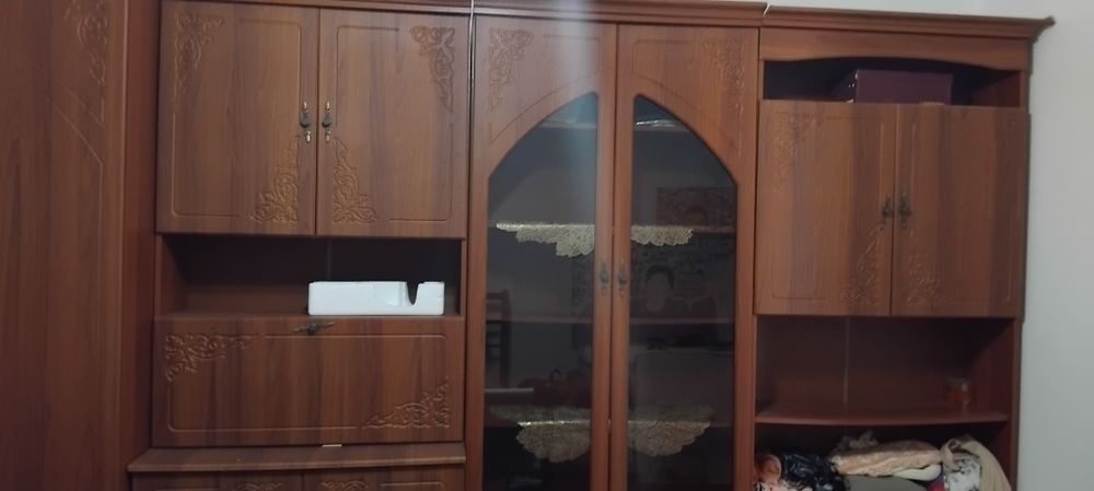 Сервант в отличном состоянии