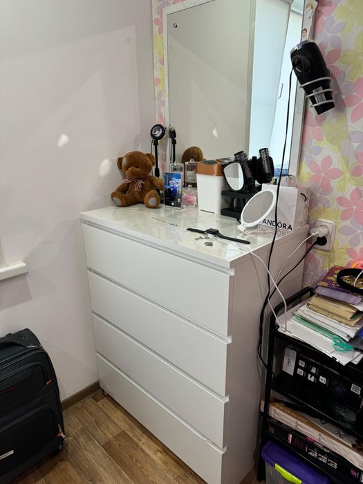 Продам комод и зеркало Икеа