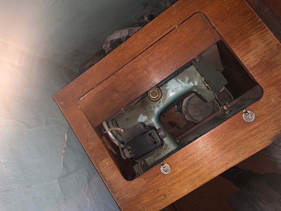 Продается швейная машинка чайка 2