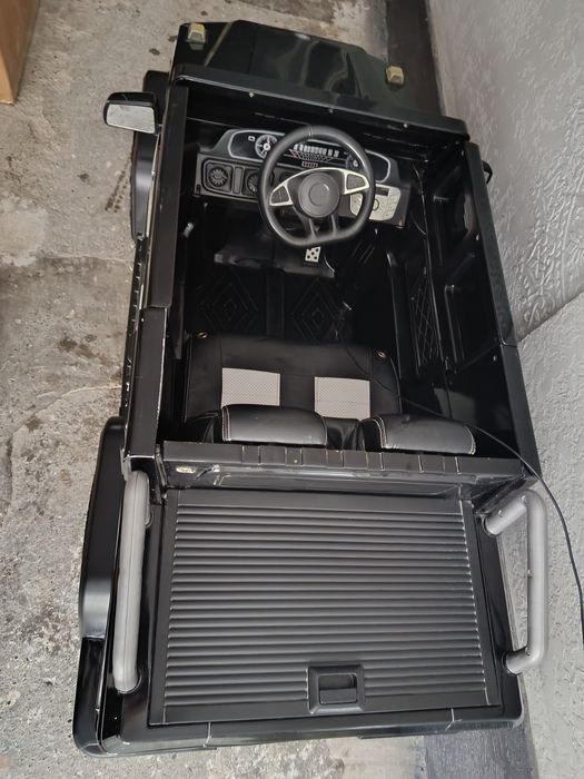 Mercedes Benz baby car