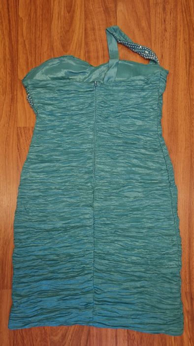 Rochie verde smarald eleganta ideala pt petreceri