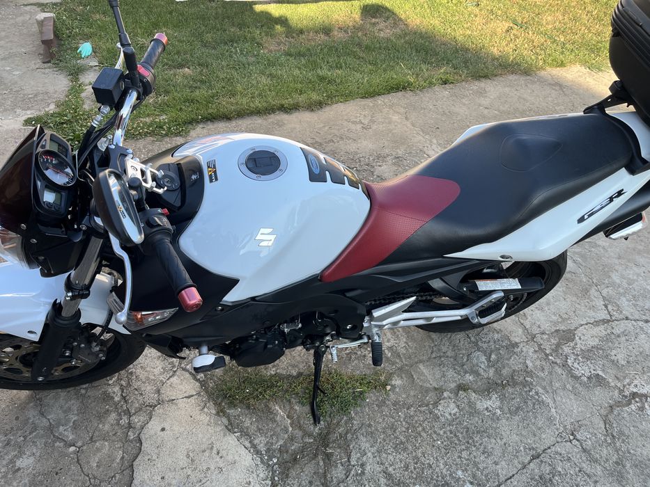 Suzuki  gsr  600
